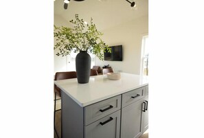 Dining - Modern Off-Grid Tiny House on Our 13 Acre Farm (Spring Hill)