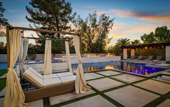 Pool - Scottsdale Luxury Retreat with Pool, Spa, Pickleball, Putting Green, Sport Court (Scottsdale)
