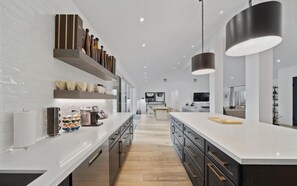 Private kitchen - Scottsdale Luxury Retreat with Pool, Spa, Pickleball, Putting Green, Sport Court (Scottsdale)