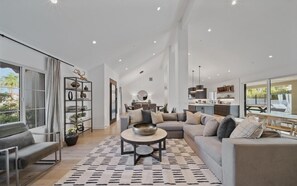 Living area - Scottsdale Luxury Retreat with Pool, Spa, Pickleball, Putting Green, Sport Court (Scottsdale)