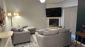 TV, fireplace