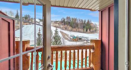 3 Bedroom Ski In/Out w Balcony & Views at Polaris