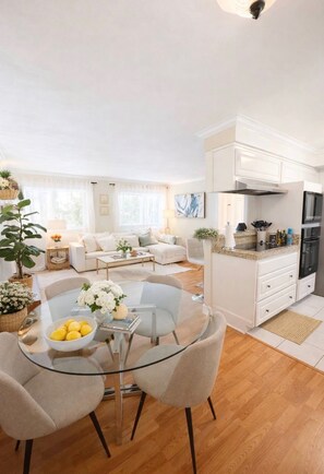 Living area - 2BR Beach Escape-Steps to Manhattan Beach Pier (Manhattan Beach)