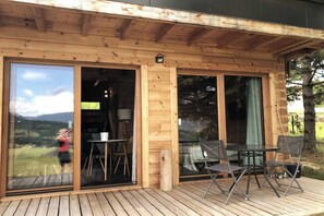 Outdoor dining - Grand studio vue montagne entrée parc chartreuse (Vimines)