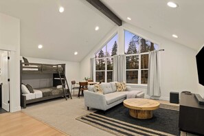 TV, fireplace - 5BR Meadow Mt View, Hot Tub, BBQ, Chefs Kitch (Cle Elum)