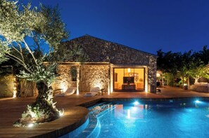 A heated pool - Villa - 250 m² - 5 bedrooms - Pool - St Tropez (Grimaud)
