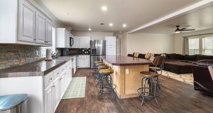Perfect 5-bedroom house located between Alberta Creek and Washita Point!