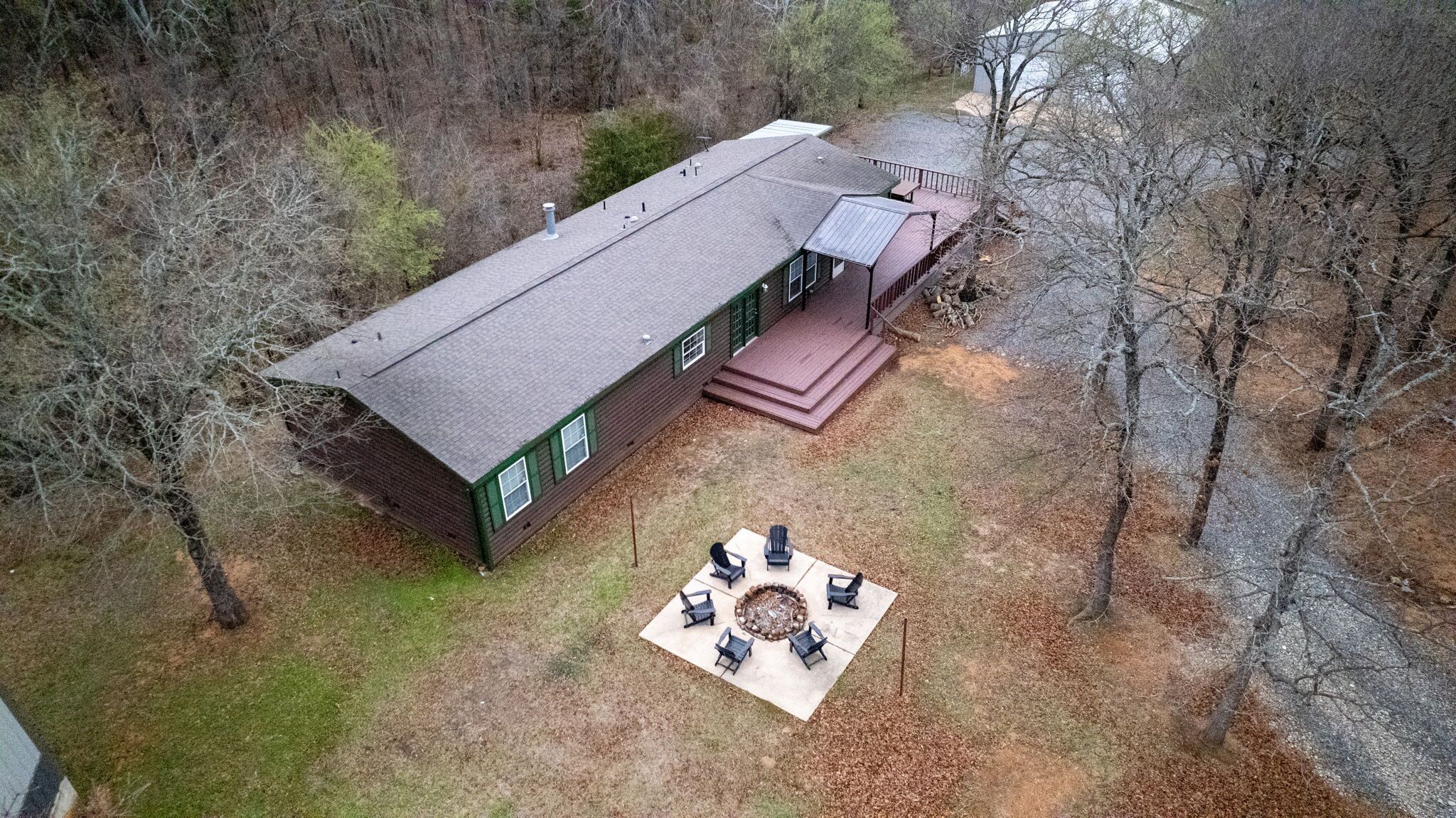 Terrace/patio - Perfect 5-bedroom house located between Alberta Creek and Washita Point! (Kingston)