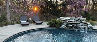 7+acre Gated, Wooded Estate, Pool, Pickleball/Basketball Court, HotTub, GameRoom