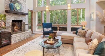 7+acre Gated, Wooded Estate, Pool, Pickleball/Basketball Court, HotTub, GameRoom