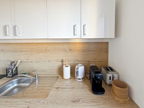 Interior - Two-bedroom apartment with private parking right in the center. (Saint-Tropez)