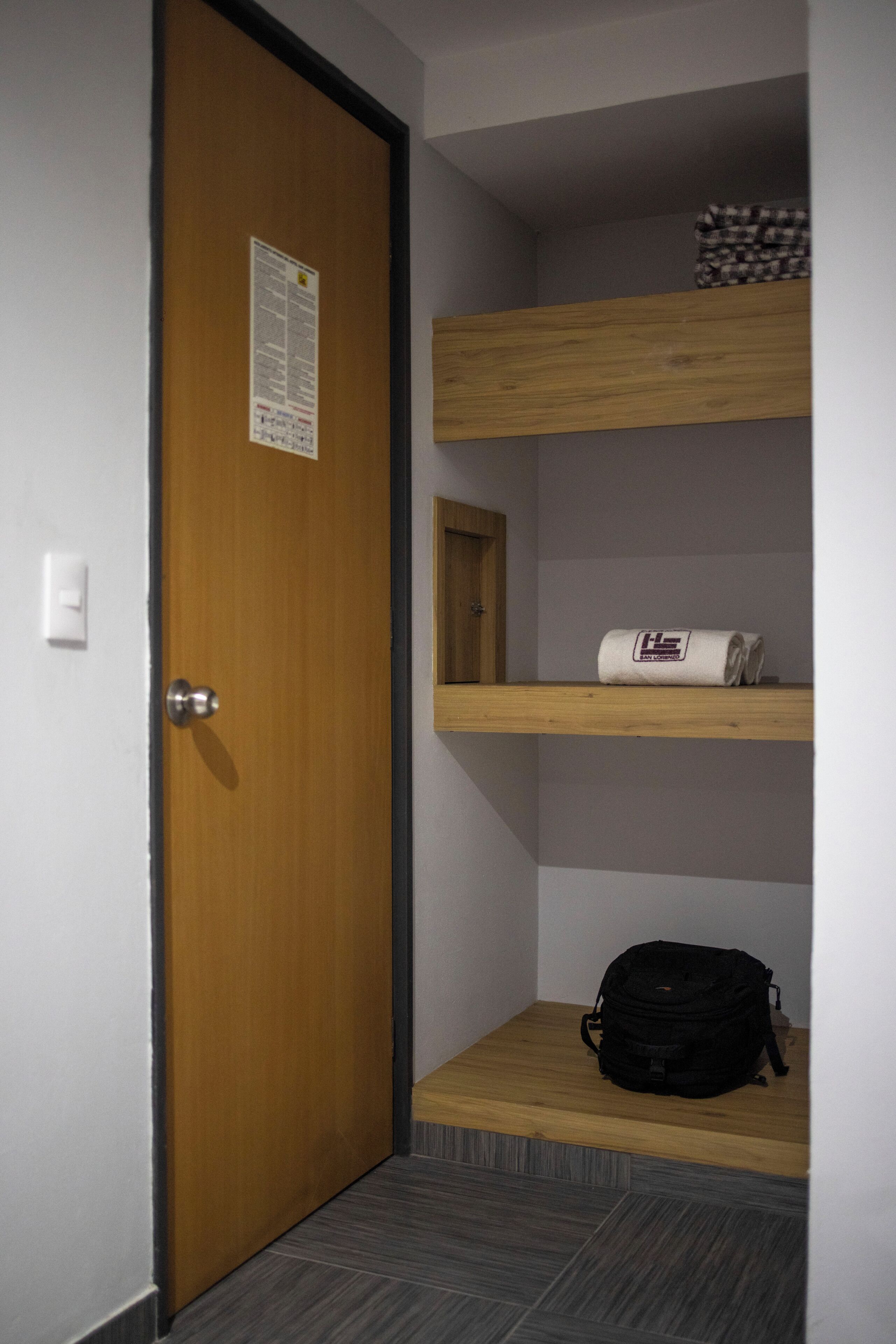 标准套房, 城市景观 | 办公桌、笔记本电脑工作区、免费 WiFi、床单