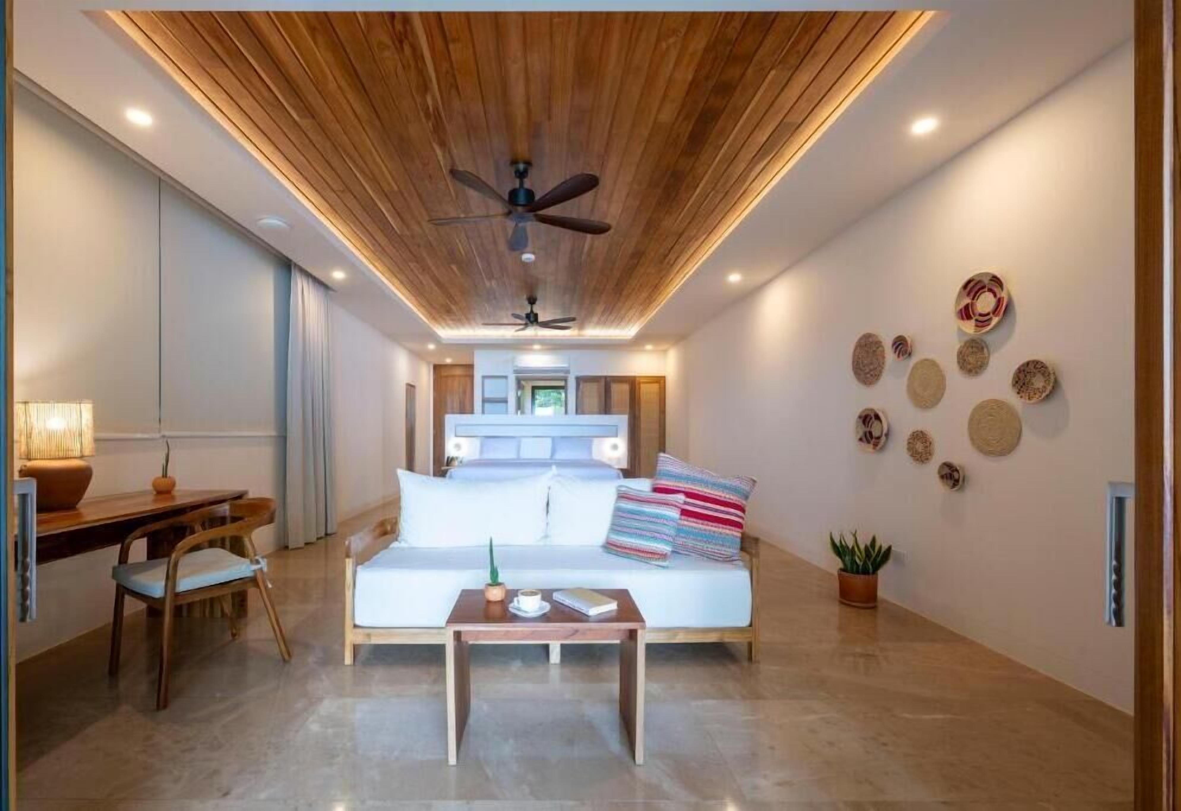 Beachfront Suite Terrace