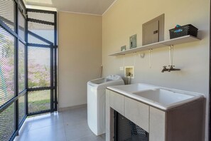 Interior - Infinity pool, villa one, 2-bedroom bungalow in welcoming Turrialba (Turrialba)