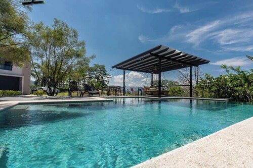 Villa 1 (2BR) w/Pool • Near Downtown Turrialba