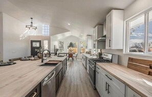 Private kitchen - Modern Golf Course Retreat Near Trails & Town (Montrose)
