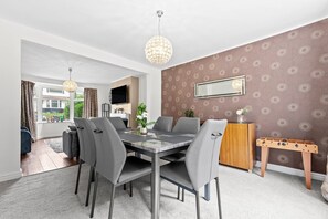 Dining - Modern & Spacious 4-Bedroom Residence in Crumpsall (Greater Manchester)