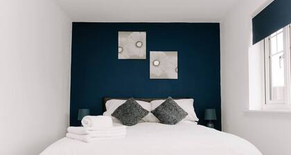 Hardwick Haven â Modern 3BR Townhouse Retreat with Free Parking