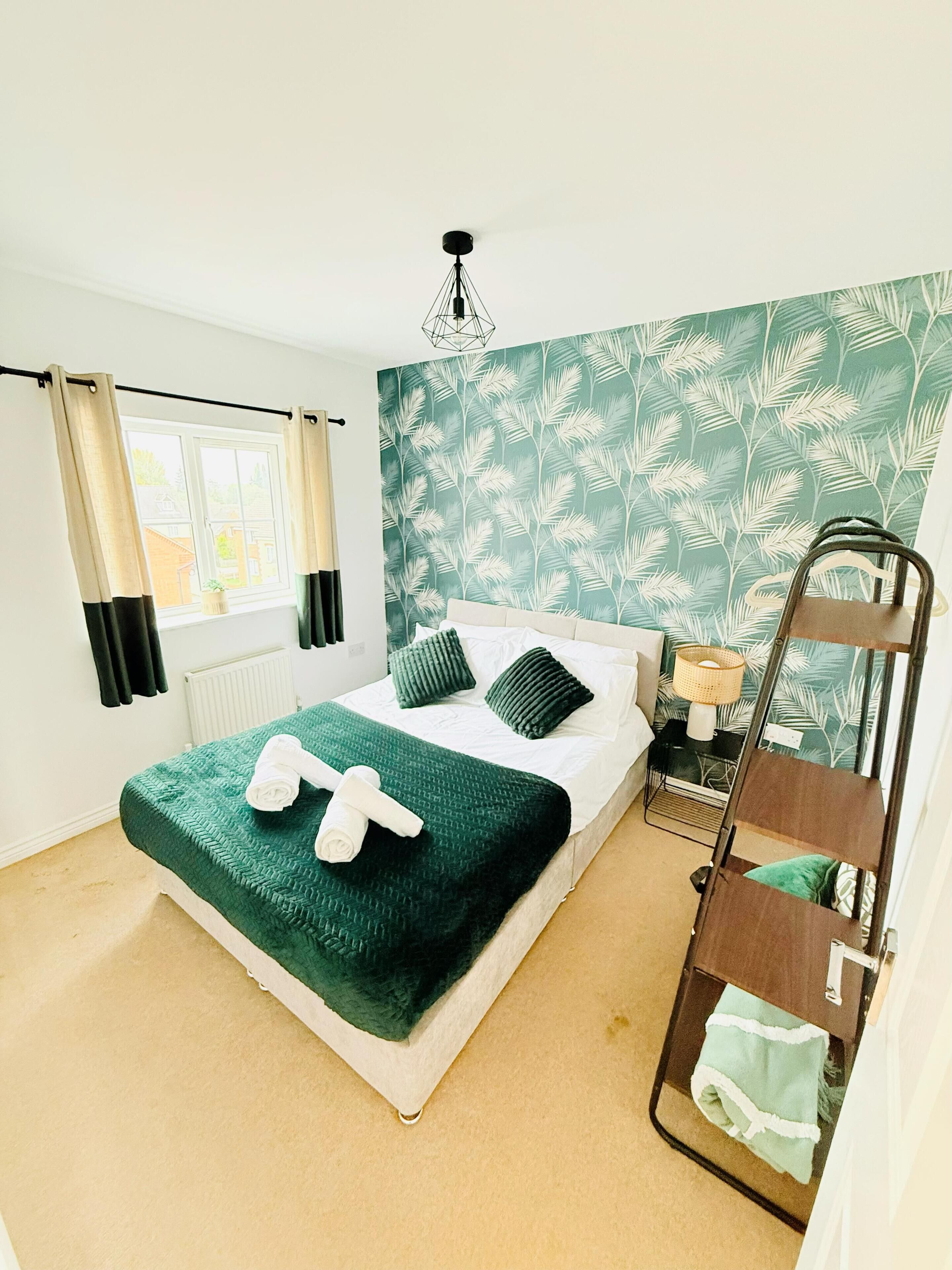 5 bedrooms, iron/ironing board, WiFi