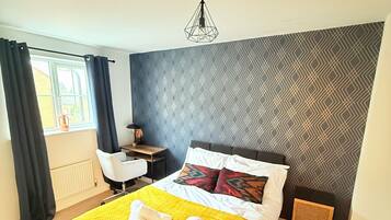 5 bedrooms, iron/ironing board, WiFi