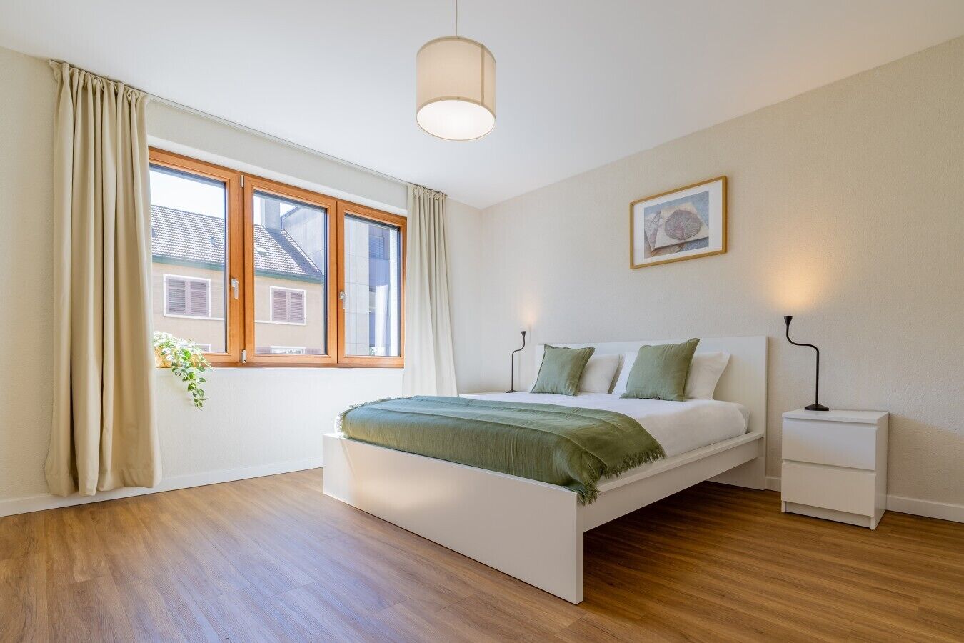 2 Schlafzimmer, Schreibtisch, Bügeleisen/Bügelbrett, WLAN