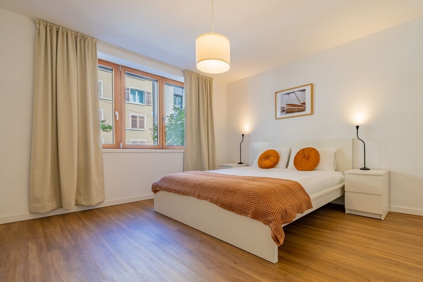 2 slaapkamers, een bureau, een strijkplank/strijkijzer, wifi