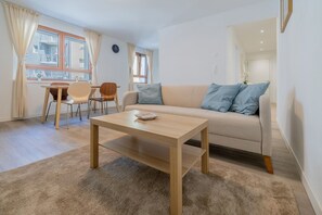 TV - Pure living Apartment in Zürich Oerlikon (Zürich)
