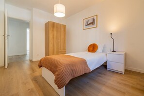 2 chambres, bureau, fer et planche à repasser, Wi-Fi