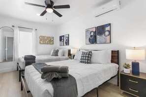 7 Schlafzimmer, Bügeleisen/Bügelbrett, Reisekinderbett, WLAN