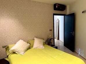 2 bedrooms, iron/ironing board, bed sheets - Mydar place of nations (tanger)