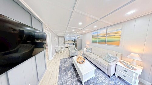 FANTASTIC FIND! Great deals and in the heart of everything! Beaches, golf, shops