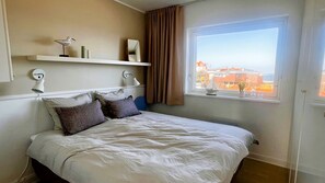 2 chambres, fer et planche à repasser, accès au Wi-Fi (inclus)