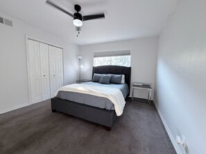 Room - Spacious 2BR Kingsville Stay, Peaceful & Comfortable Getaway (Kingsville)