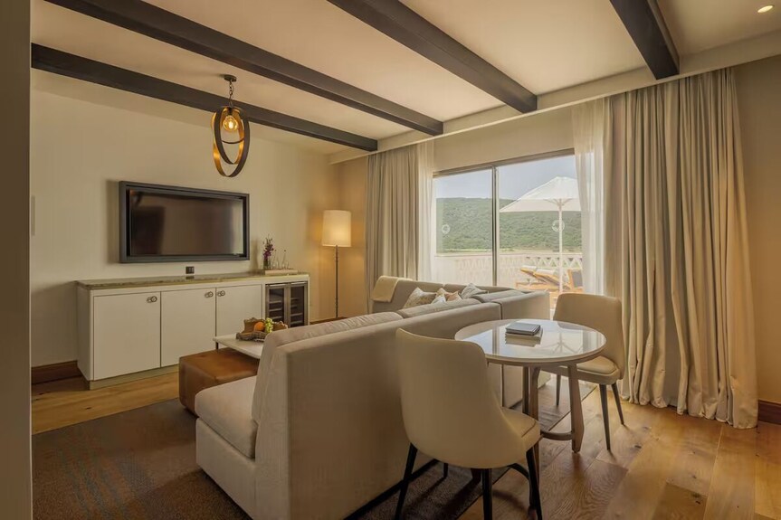 Chic Non-smoking Room W/ Balcony & Picturesque Portugal Countryside View - Loulé