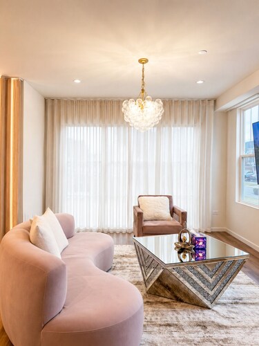 Naperville Luxury 3-bedroom