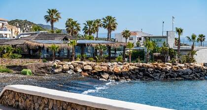 Beach front apartment in Palomares