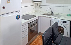 Fridge, microwave, oven, stovetop - 1 bedroom cozy apartment in Cuevas de Almanzora (Cuevas de Almanzora)