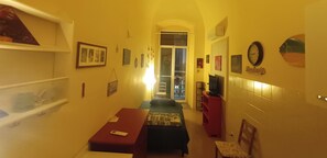 Room - All apartment for you 
Perfect 2-bedroom apartment with AC in amazing Bari (Bari)