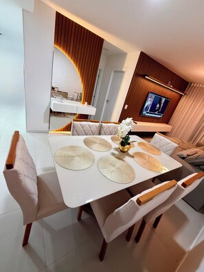 Dining - Luxury apartment 400m from Prainha beach, swimming pool, barbecue, full leisure facilities. (Arraial do Cabo)