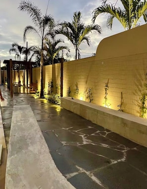 Property grounds - Luxury apartment 400m from Prainha beach, swimming pool, barbecue, full leisure facilities. (Arraial do Cabo)