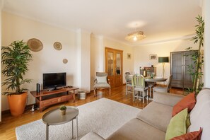Apartment | 1 bedroom - Sunny Beachside Escape by Minho s Guest (Povoa De Varzim)