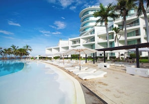 Pool - Waterfront condo w/ beach, pool & resort access (Nuevo Vallarta)