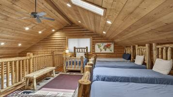 3 bedrooms, desk, WiFi, bed sheets