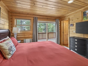 3 bedrooms, desk, iron/ironing board, travel crib