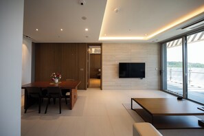 Suíte, vista para o oceano | Opções para refeição