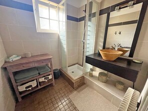 Bathroom - Au coeur des Valades, private swimming pool (COUX ET BIGAROQUE)