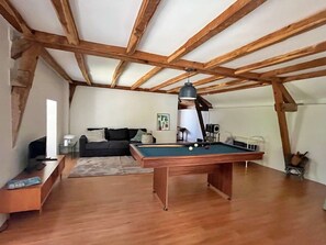 TV - Au coeur des Valades, private swimming pool (COUX ET BIGAROQUE)