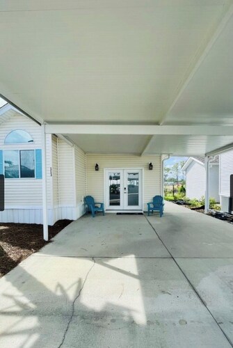 Charming 3-bedroom 2 -bath cottage in gorgeous Panama City Beach, FL.