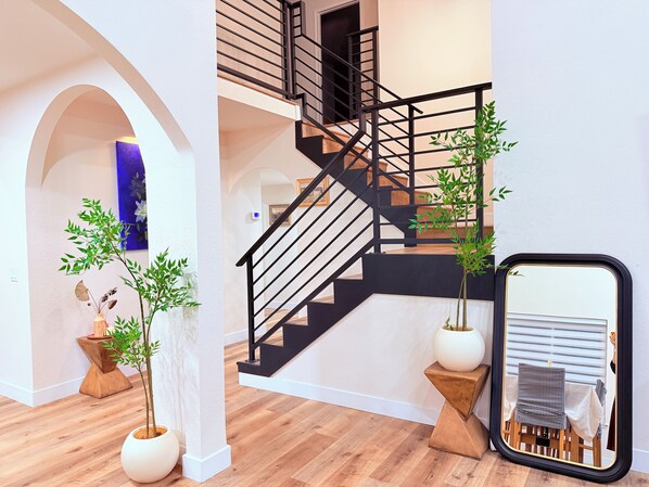 Interior - 5BR Home Minutes to ONT Airport - Billiards, Fire Pit & Yoga Garden (Ontario)