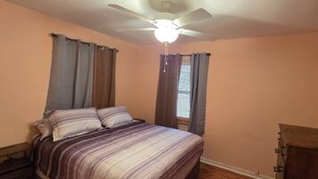 2 bedrooms, WiFi, bed sheets